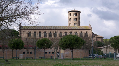 Veduta laterale di Sant'Apollinare in Classe