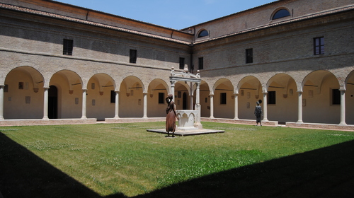 Chiostro della Cisterna