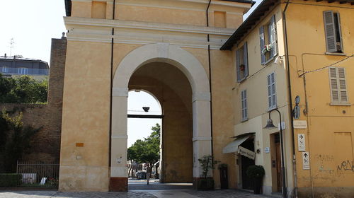 Porta Adriana