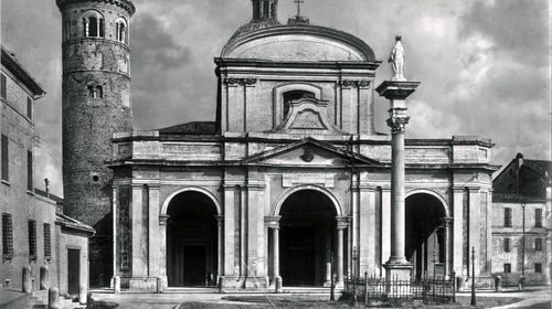 Il Duomo, facciata del XVII secolo e campanile del X secolo,
 Edizioni Anderson, 1927 (copyright Biblioteca Classense)